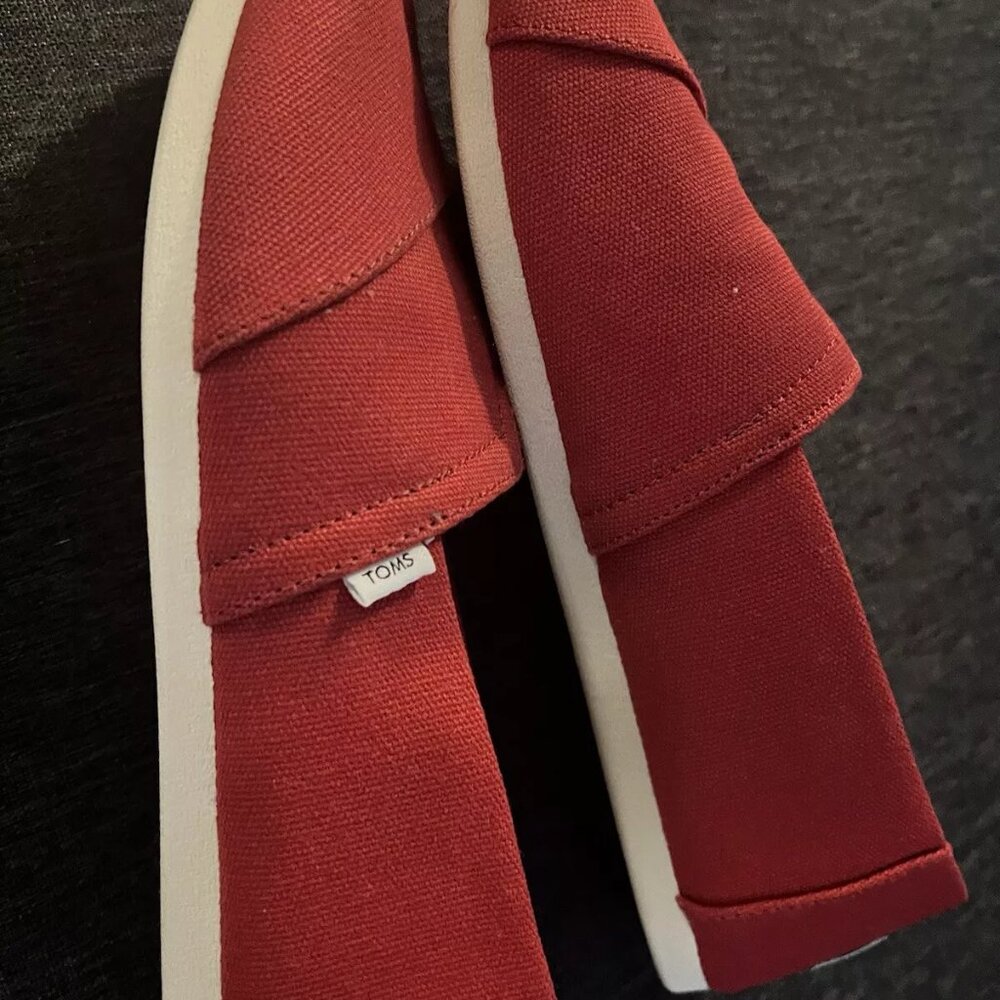 Toms Women's Red Canvas Classics Flats - Picture 4 of 5